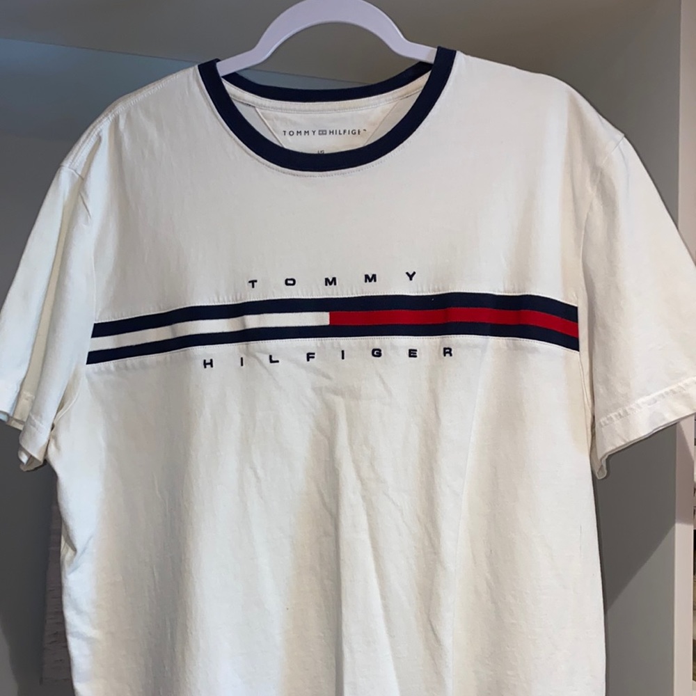 Tommy Hilfiger Embroidered T-Shirt 🔹🔻